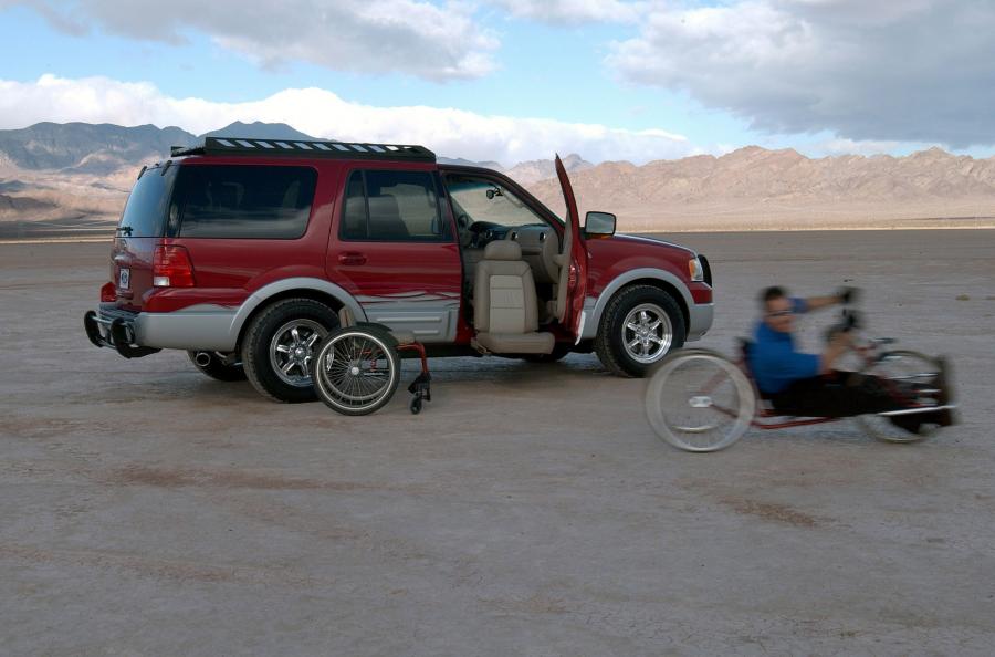  Ford Expedition 2003 года  (фото 9 из 169)